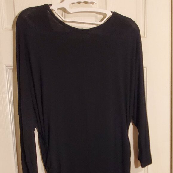Black Ruched, Scoop Neck,  3/4 Sleeved Tunic, Size Medium, Apt 9 - Picture 4 of 6